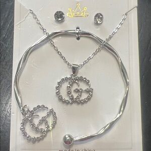 Elegant Silver Jewelry Set